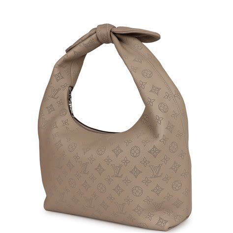 LOUIS VUITTON Mahina Why Knot MM Galet 